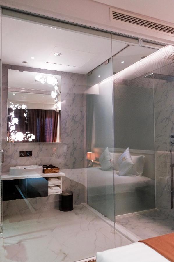 Signature Boutique Hotel Хошимін Екстер'єр фото