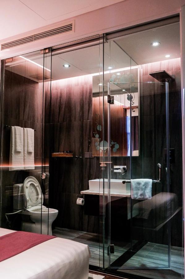 Signature Boutique Hotel Хошимін Екстер'єр фото