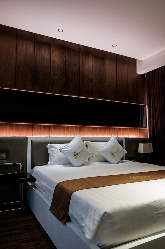 Signature Boutique Hotel Хошимін Екстер'єр фото