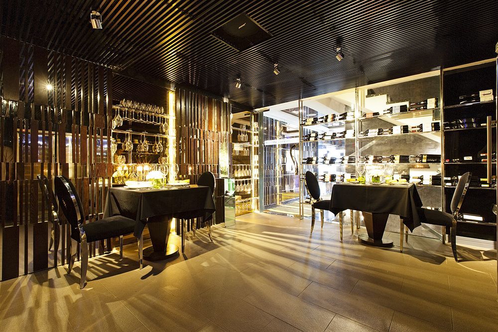 Signature Boutique Hotel Хошимін Екстер'єр фото