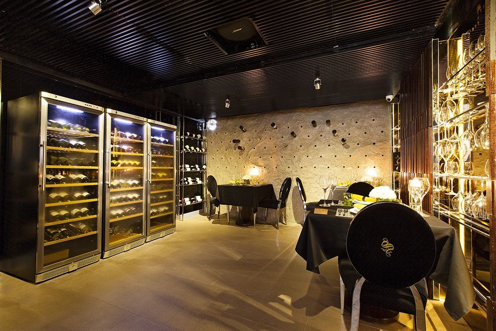 Signature Boutique Hotel Хошимін Екстер'єр фото