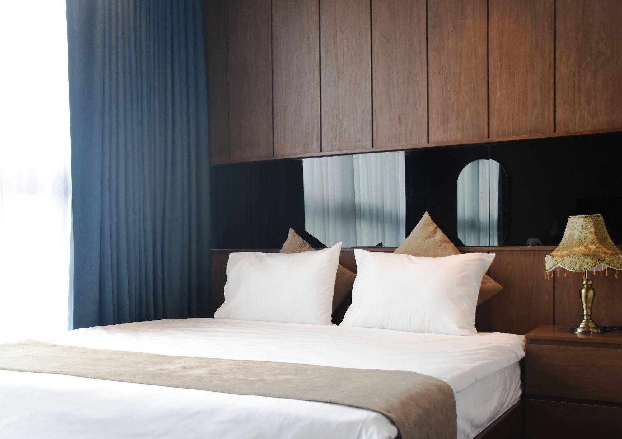 Signature Boutique Hotel Хошимін Екстер'єр фото